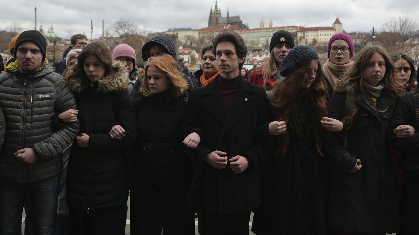 Studenti pochodují v Praze k uctění obětí nejhoršího masakru v českých dějinách