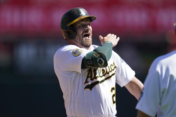 WATCH: A's catcher Stephen Vogt's children announce their dad's