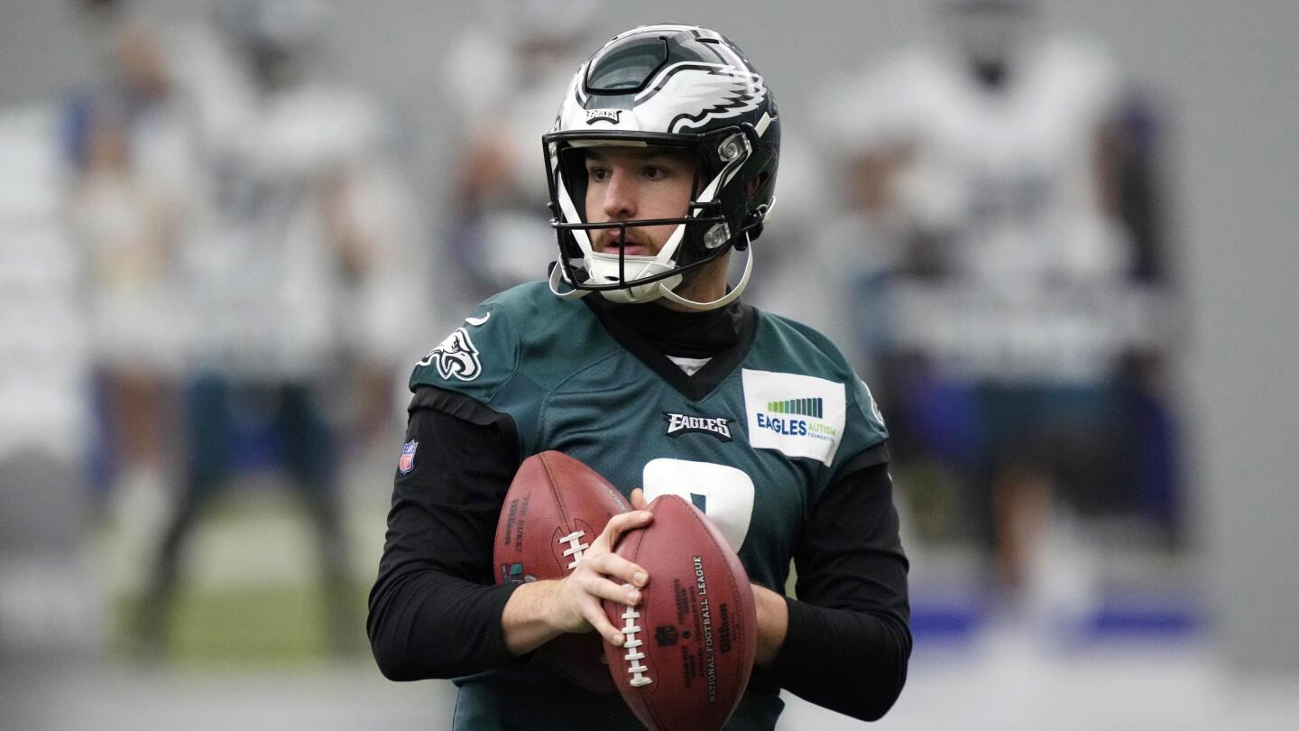 Eagles activate punter Arryn Siposs from IR for Super Bowl