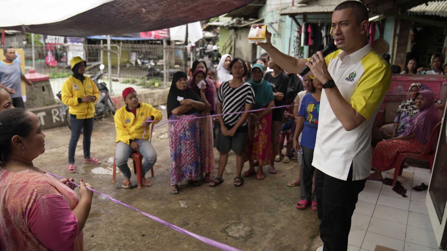 ДЖАКАРТА Индонезия АП — С широка усмивка на лицето кандидатът
