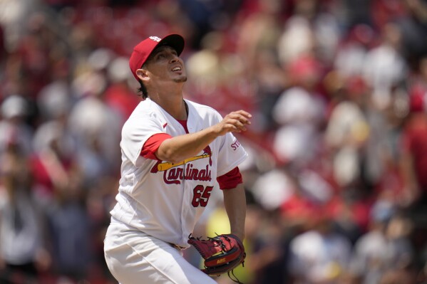 Cardinals rally, complete sweep of Diamondbacks