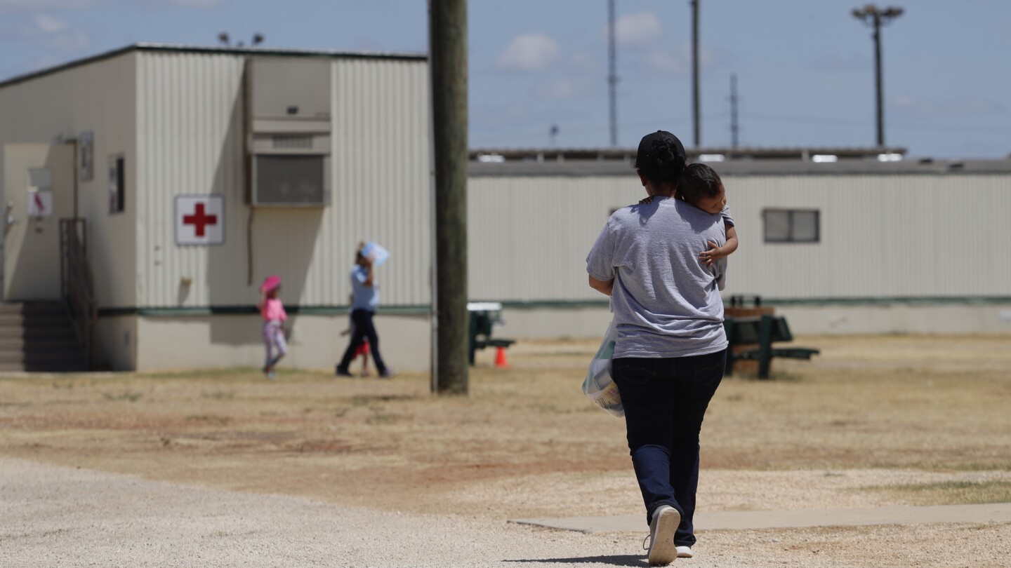 New insight into Texas family detention reveals adults fighting kids for clean water