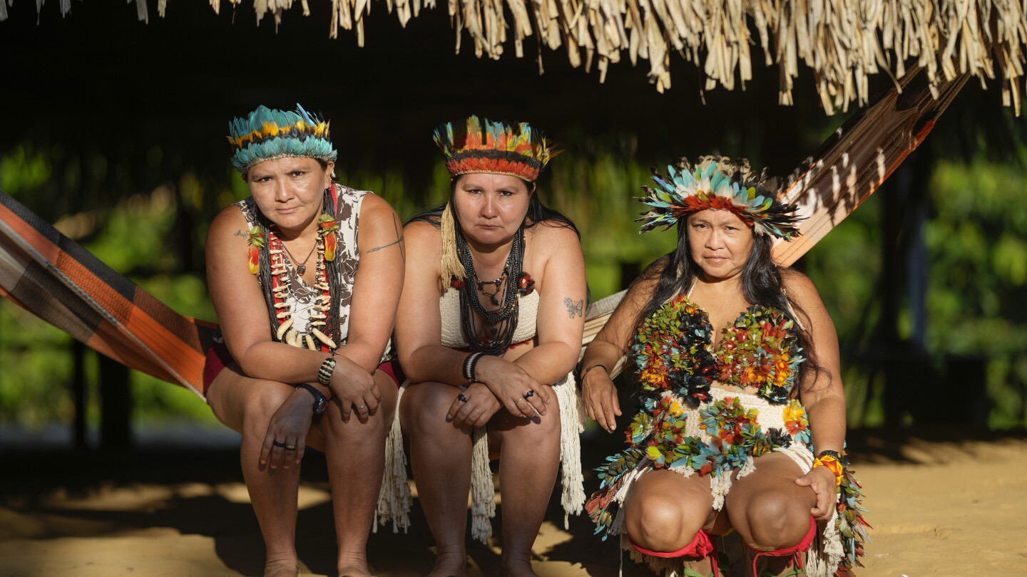 Територия на коренното население Джума, Амазонас, Бразилия (АП) — През