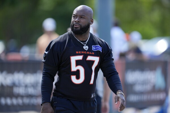 Cincinnati Bengals linebacker Germaine Pratt walks to an NFL football practice facility, May 28, 2024, in Cincinnati. (AP Photo/Jeff Dean, File)