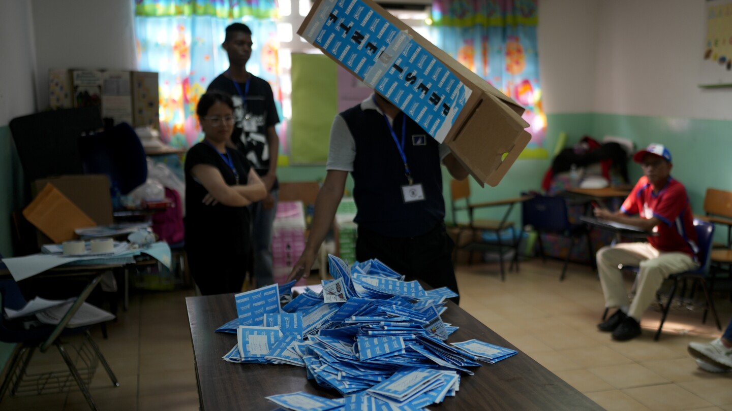 Избори в Панама: Избирателите в Панама гласуват за избор на нов президент