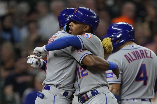 April 23, 2022:Francisco Lindor (12) of the New York Mets gets a