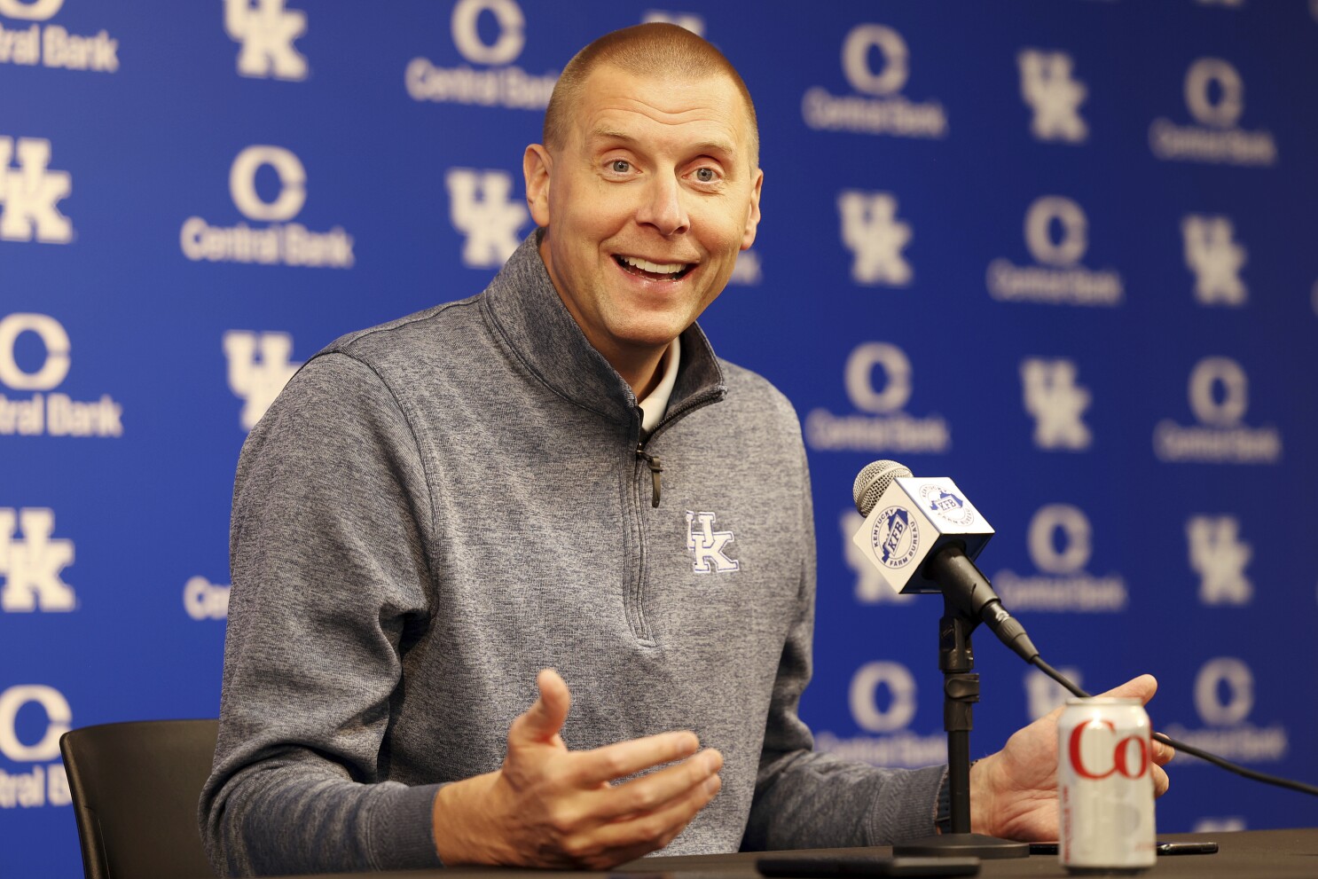 New Kentucky coach Mark Pope shows off letterman-style jacket at media day  | AP News