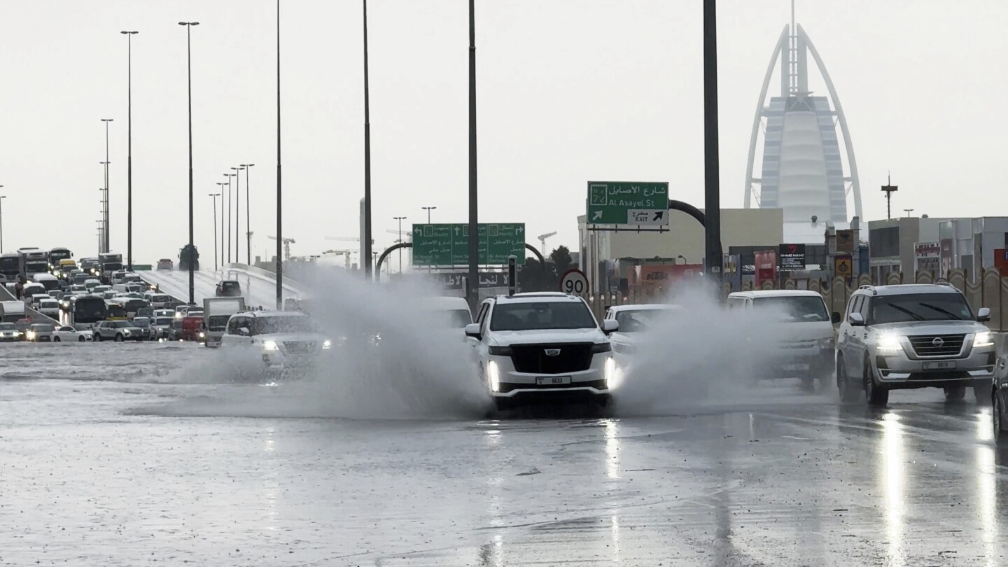 Heftige Regenfälle führten in ganz Dubai zu Sturzfluten