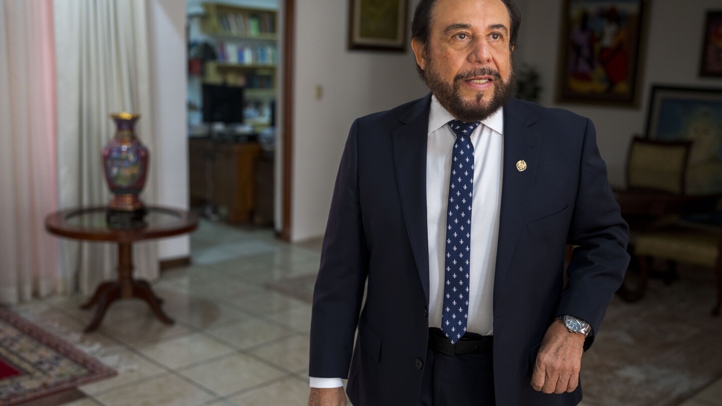 Вицепрезидентът на Салвадор признава „грешките“ във войната срещу бандите, но казва, че страната „не е полицейска държава“