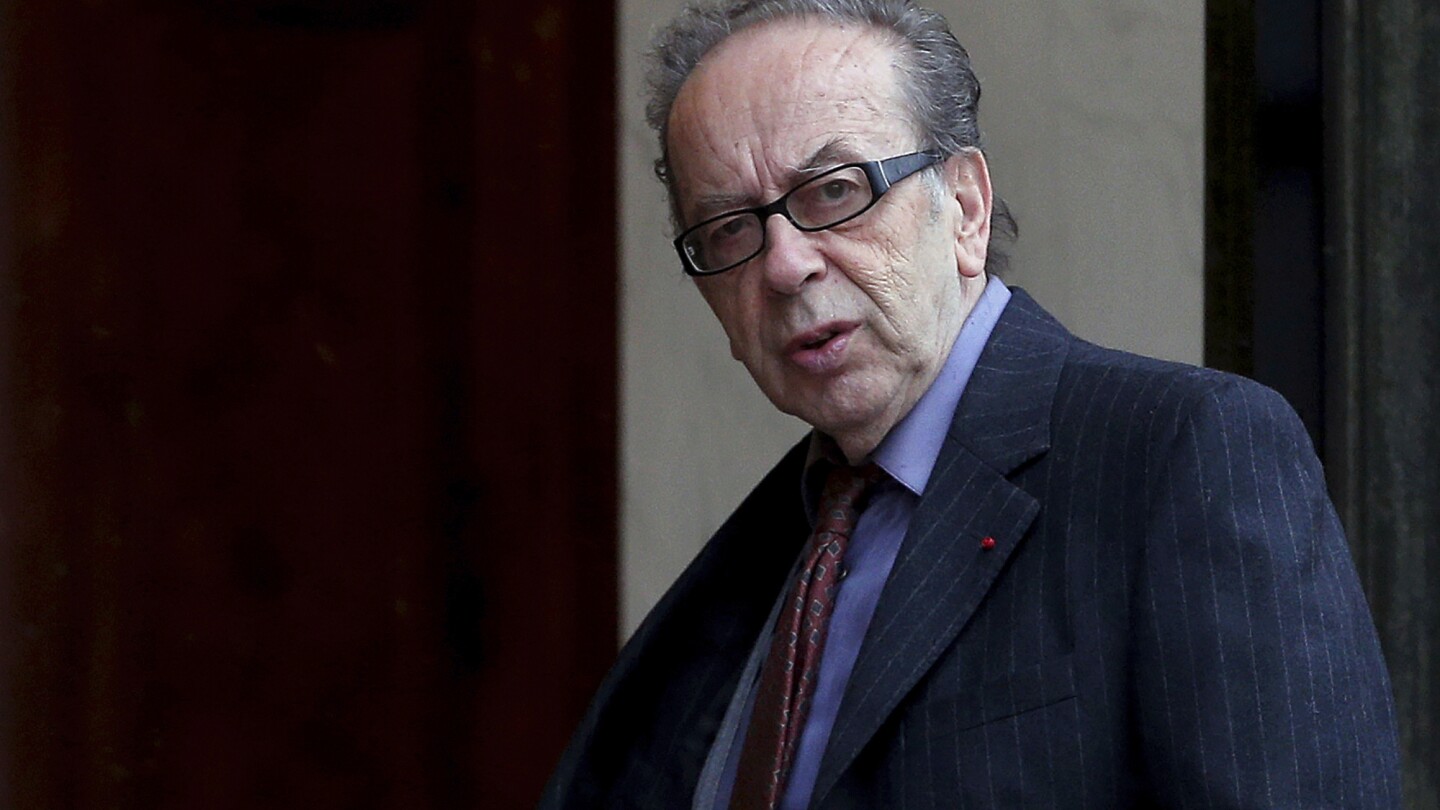 Renowned Albanian novelist Ismail Kadare passes away at age 88