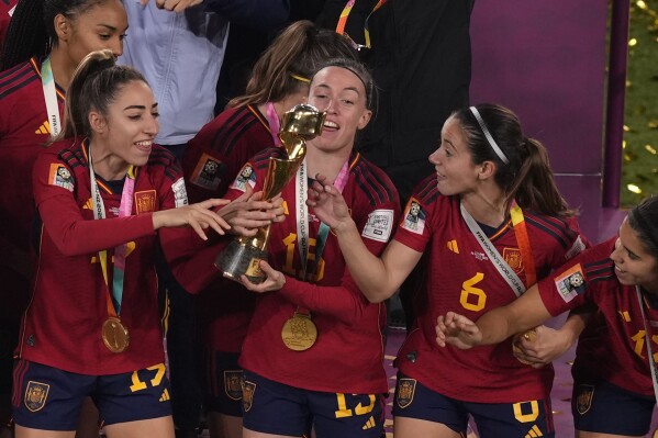 Spain's winning Olga Carmona learned her father had died after Women's  World Cup final