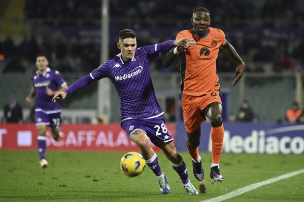 Lautaro scores again to help Inter beat Fiorentina and move back top of Serie  A