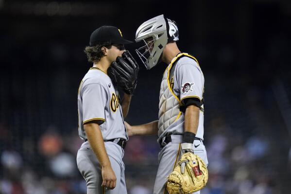 Diamondbacks finish sweep of Pirates with 6-4 victory