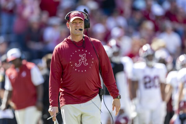 Kalen DeBoer makes unofficial Alabama coaching debut before big crowd at  spring game | AP News
