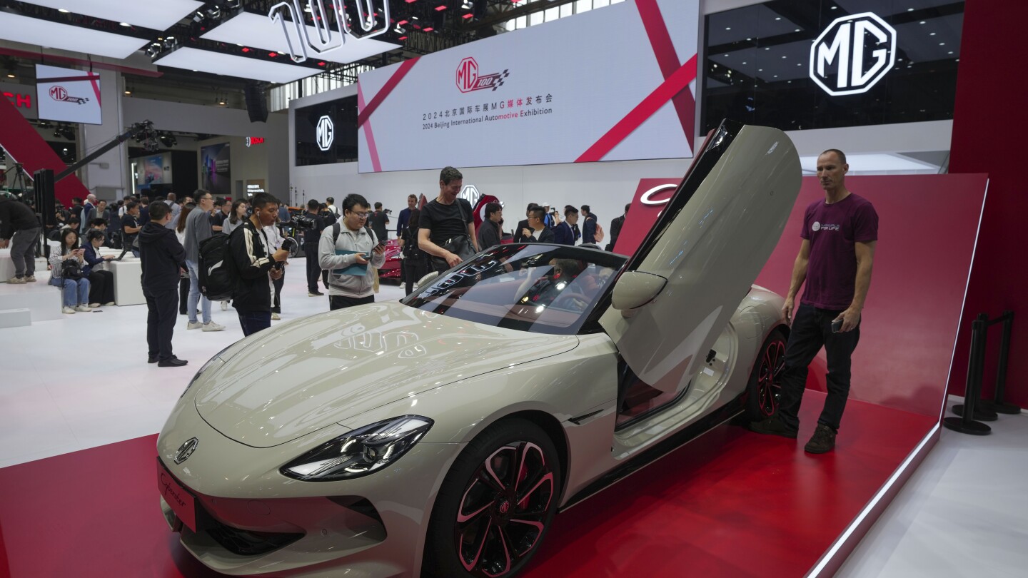 Електрическите автомобили и дигиталната свързаност доминират на автомобилното изложение в Пекин