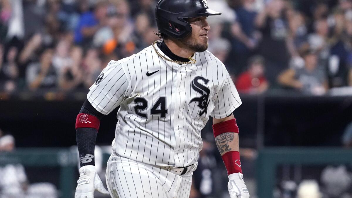 Grandal 8 RBIs in return from IL, White Sox beat Cubs 17-13