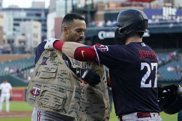 Red Sox get 3 Gold Glove winners – The Durango Herald