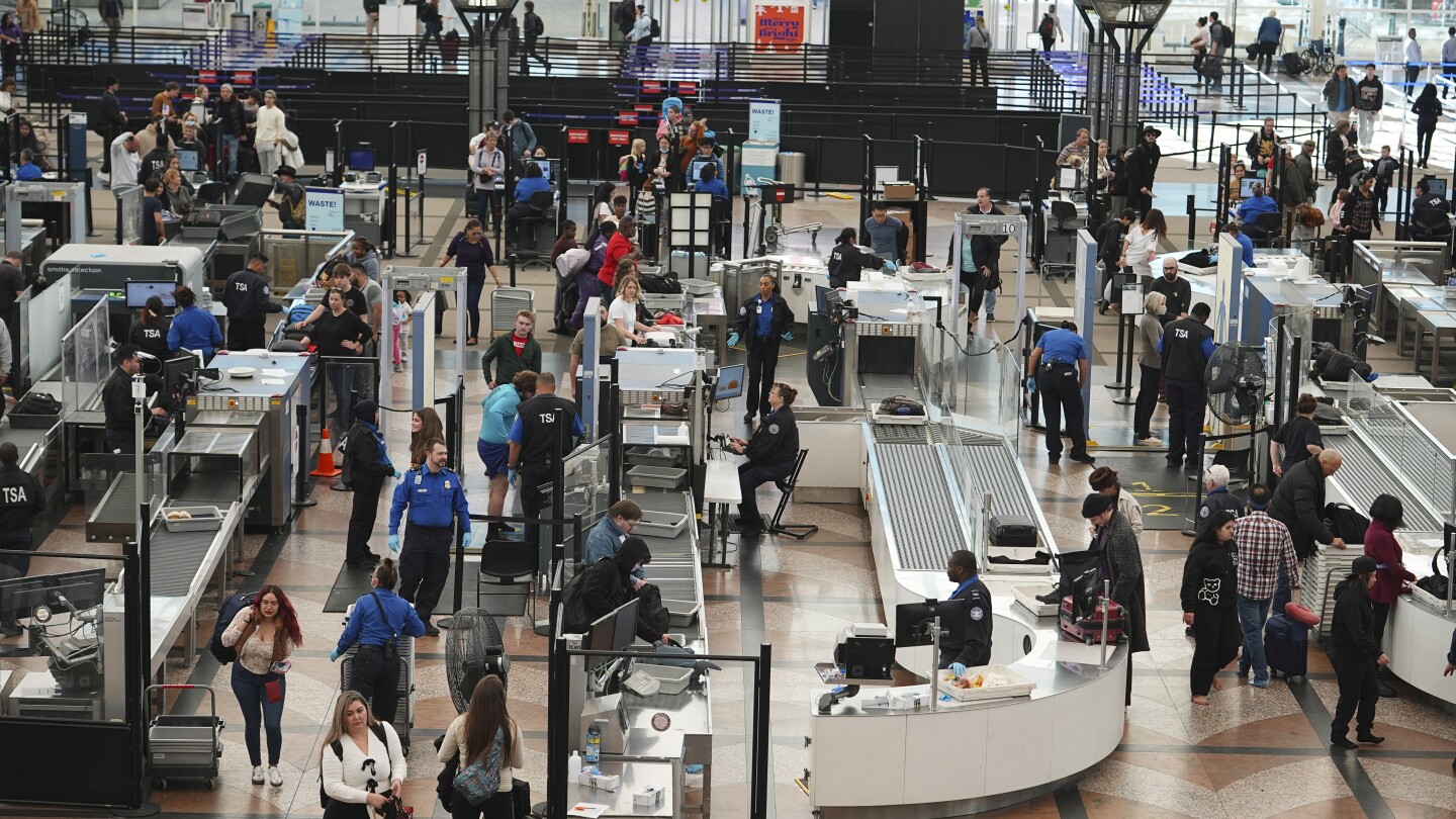 Heavy travel day starts with brief grounding of all American Airlines flights