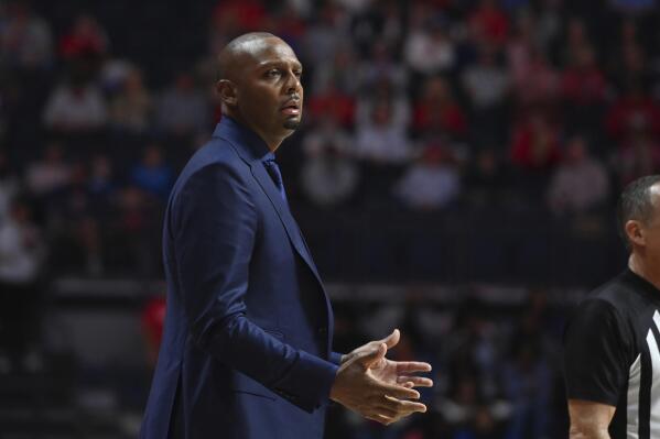 NCAA panel imposes a 3-game suspension for Memphis' Penny Hardaway