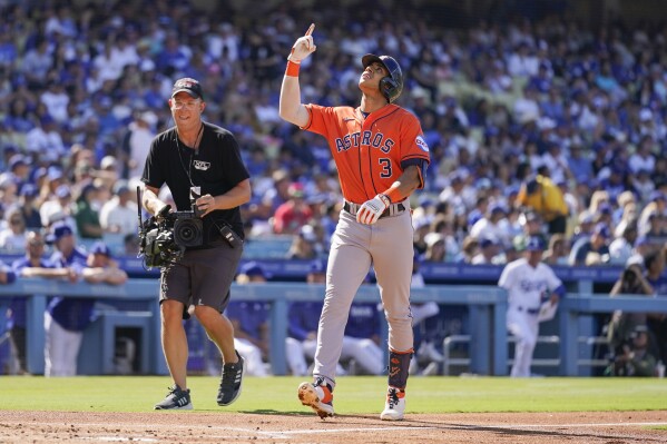 Alex Bregman helps push Astros past Dodgers in 11 innings