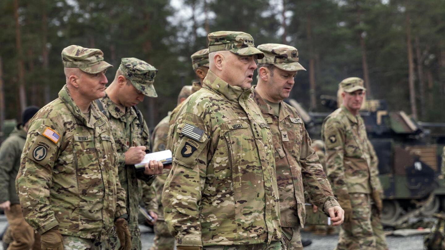 Top US general visits training site for Ukrainian soldiers
