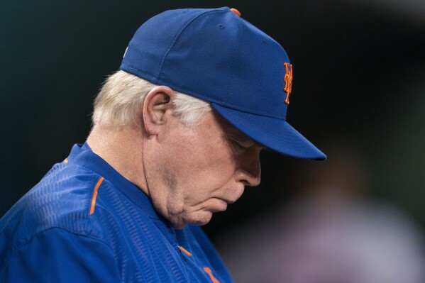 Showalter says no sympathy in MLB: `People will step on your neck