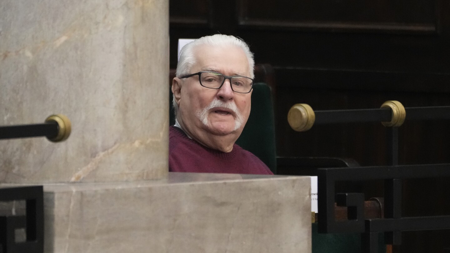 Héroe de la democracia polaca Wałęsa dice que el trato de Trump a Zelenskyy le llenó de ‘horror’
