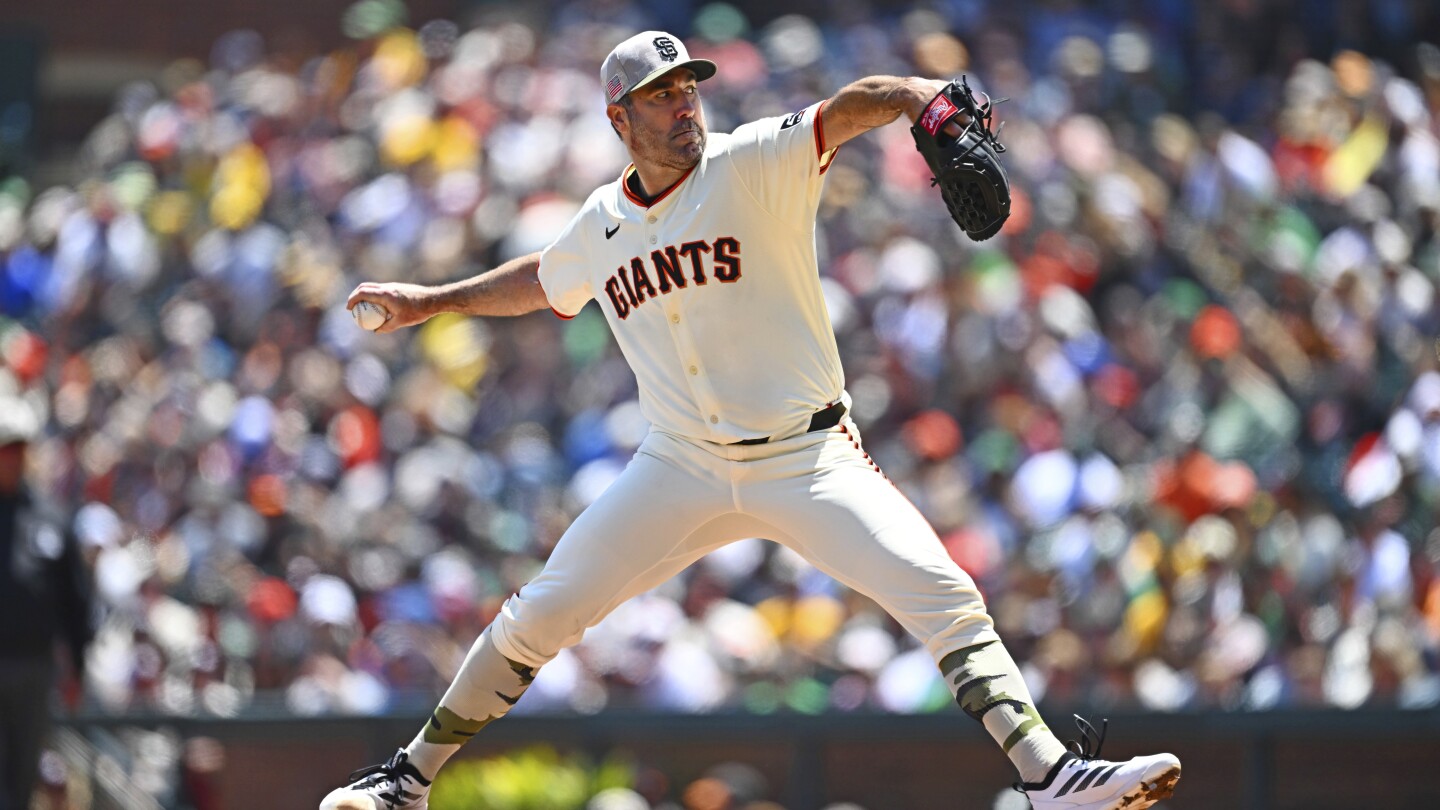 Injured Giants pitcher Justin Verlander takes the mound for a bullpen session in Detroit