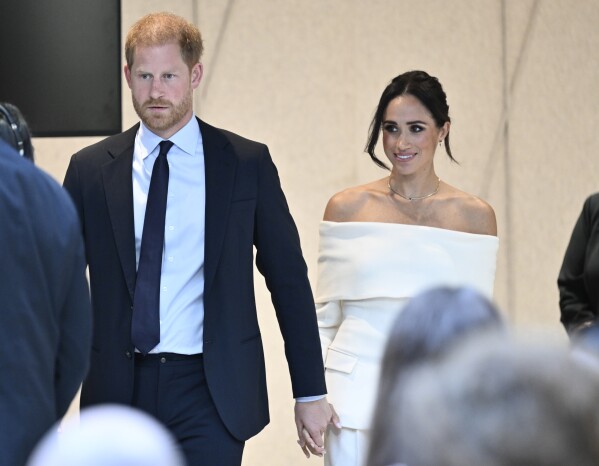 Prince Harry, Meghan Markle say social media is harming kids | AP News
