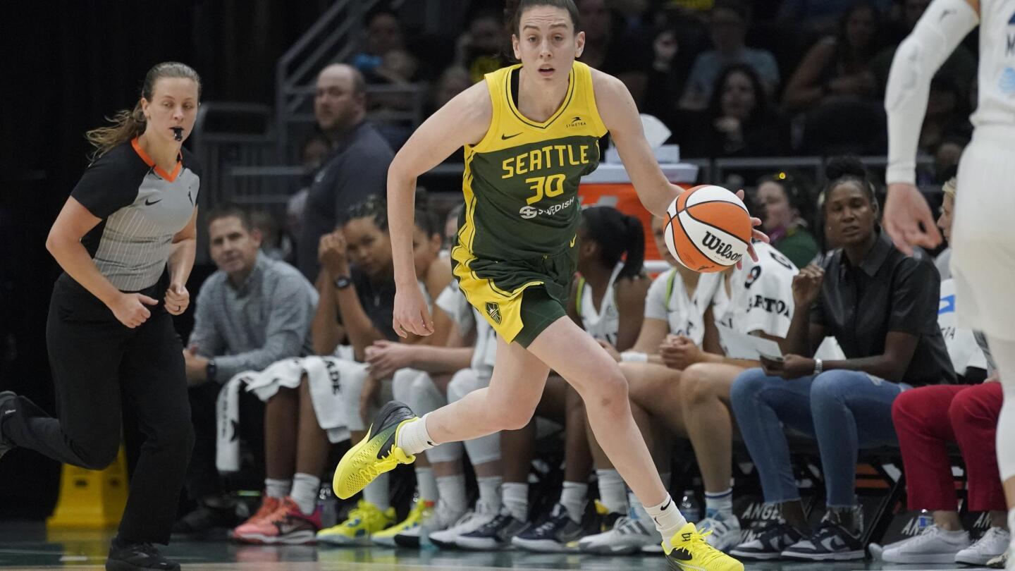 Seattle's Breanna Stewart wins WNBA rookie of the year award – The Denver  Post