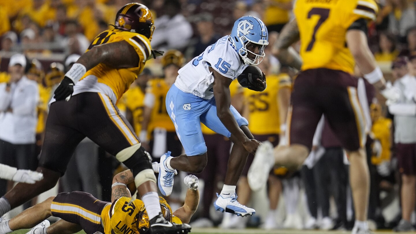 Tar Heels turn to Conner Harrell at QB after Max Johnson’s season-ending injury