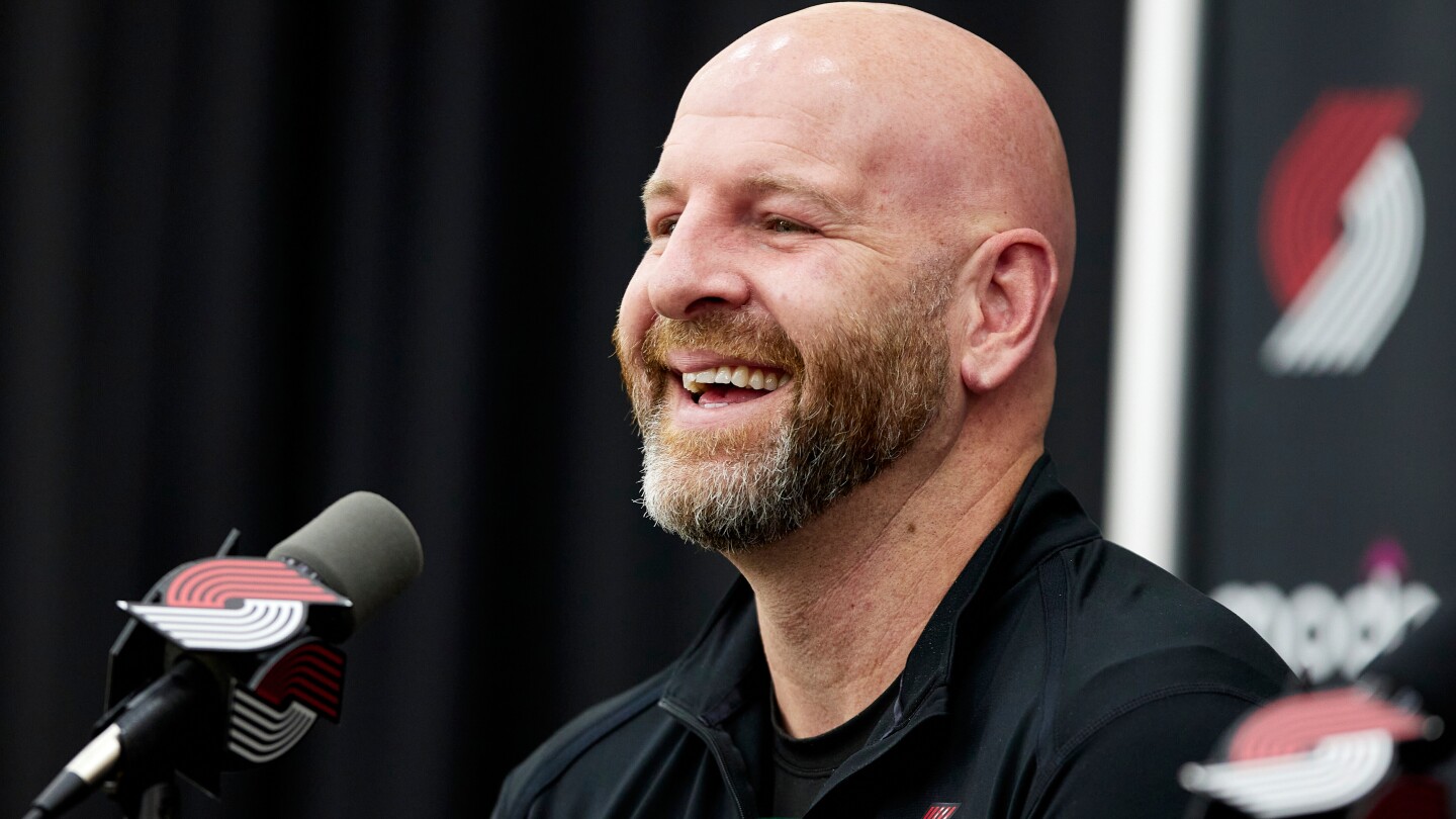 Blazers GM Joe Cronin signs multiyear contract extension