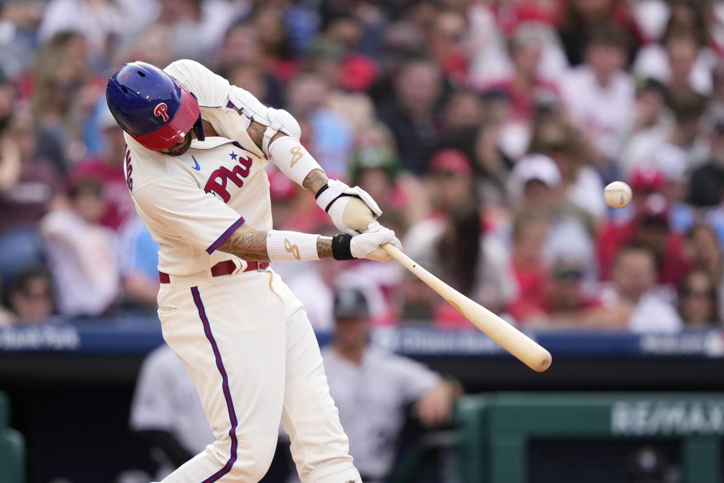 Castellanos hits 2 homers again, powers Phillies past Braves 3-1