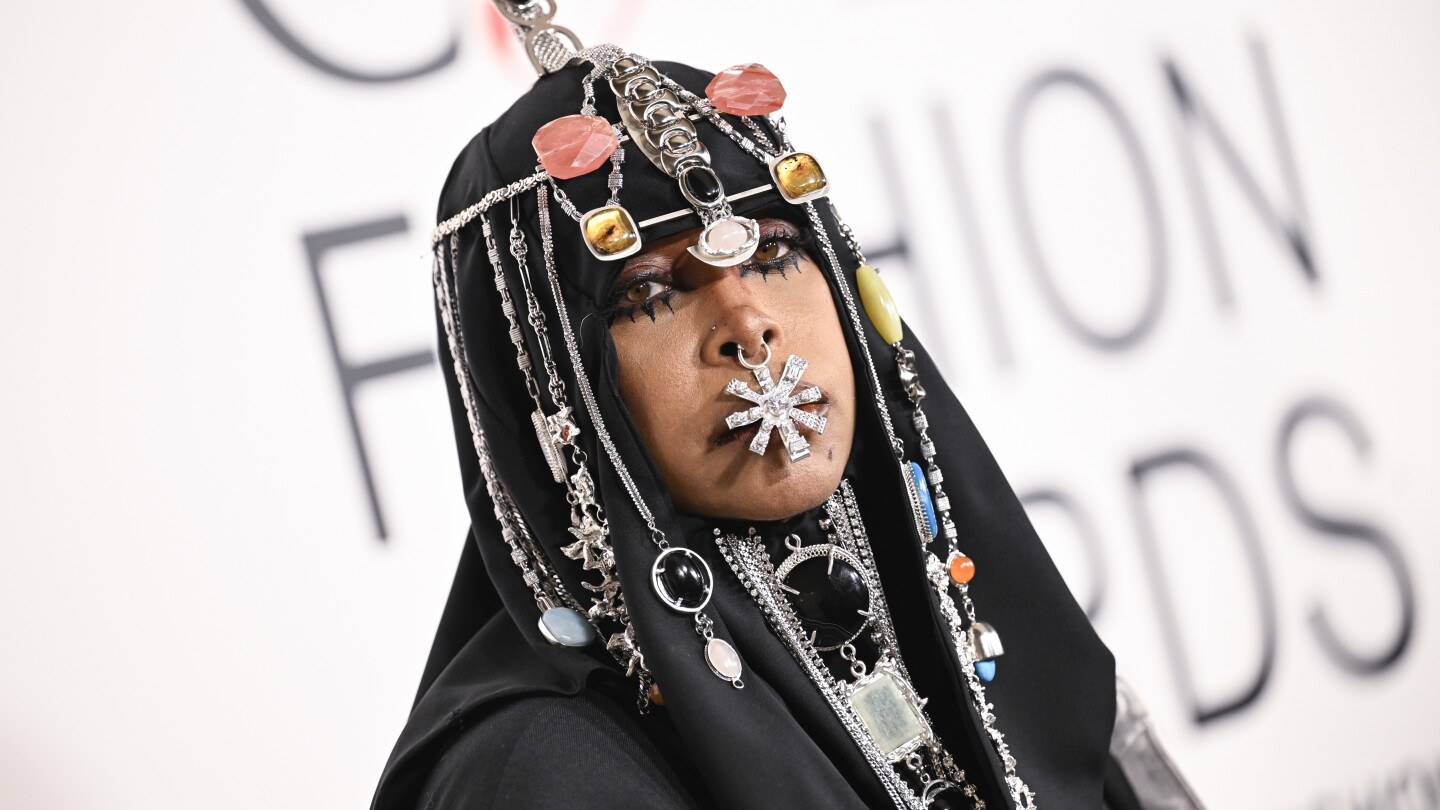 Erykah Badu Receives CFDA Fashion Icon Award