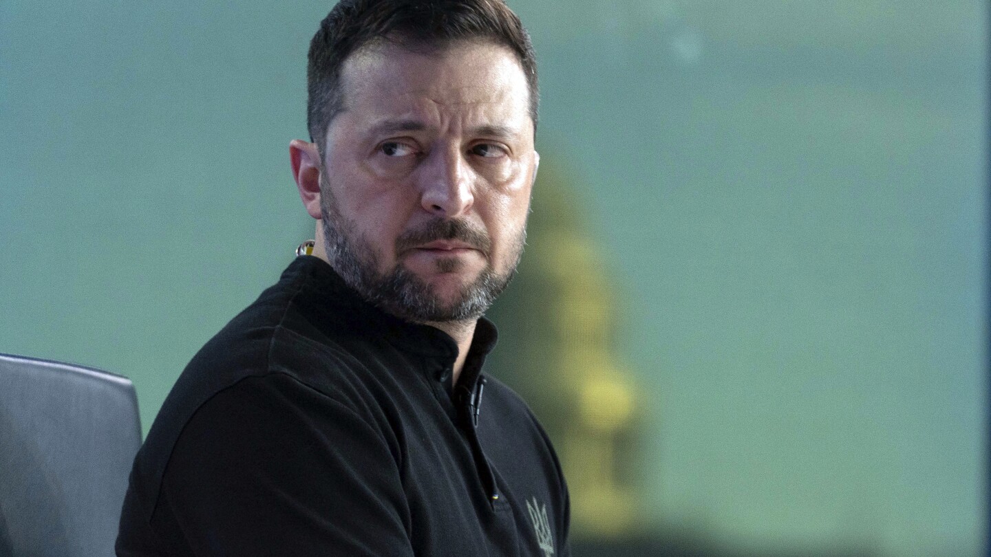 Zelenskyy continúa con su agenda tras enfrentamiento con Trump en el Despacho Oval
