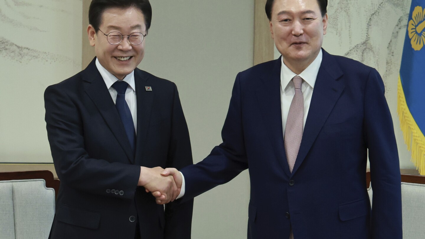 Президентът на Южна Корея разговаря с опозицията за сътрудничество, след като партията му беше победена на изборите