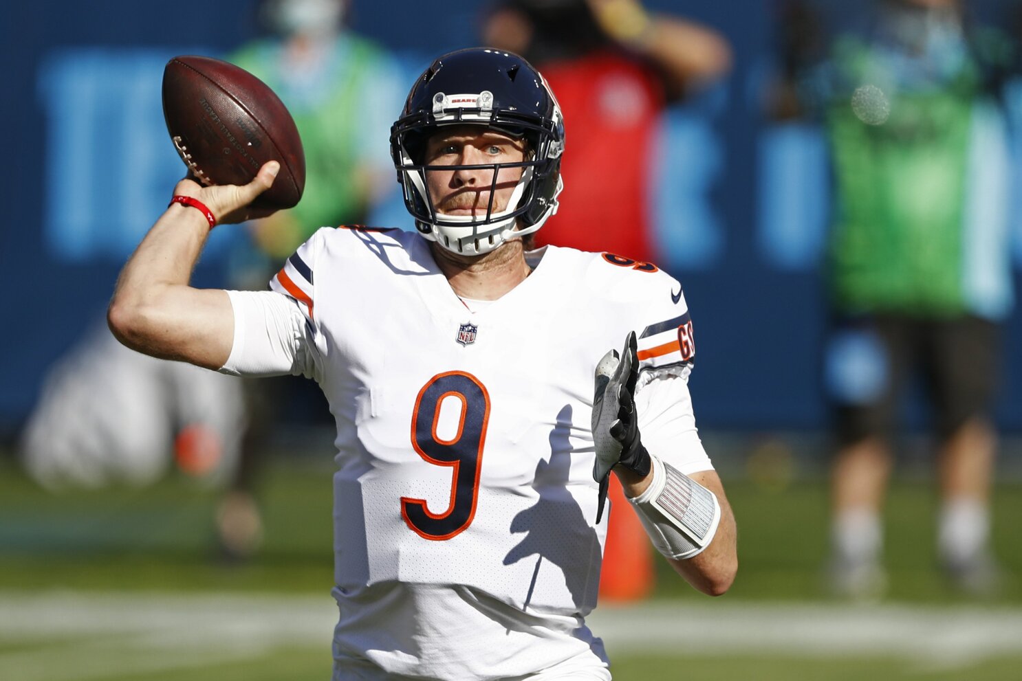 Nick Foles loses Bears starting quarterback job to Mitchell