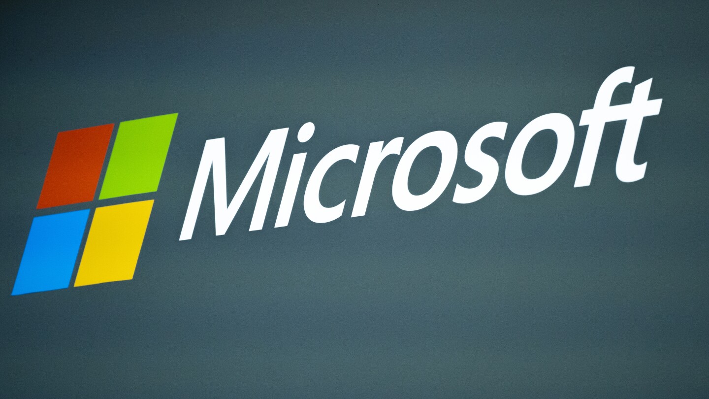 БОСТЪН AP — Microsoft заяви в петък че все още