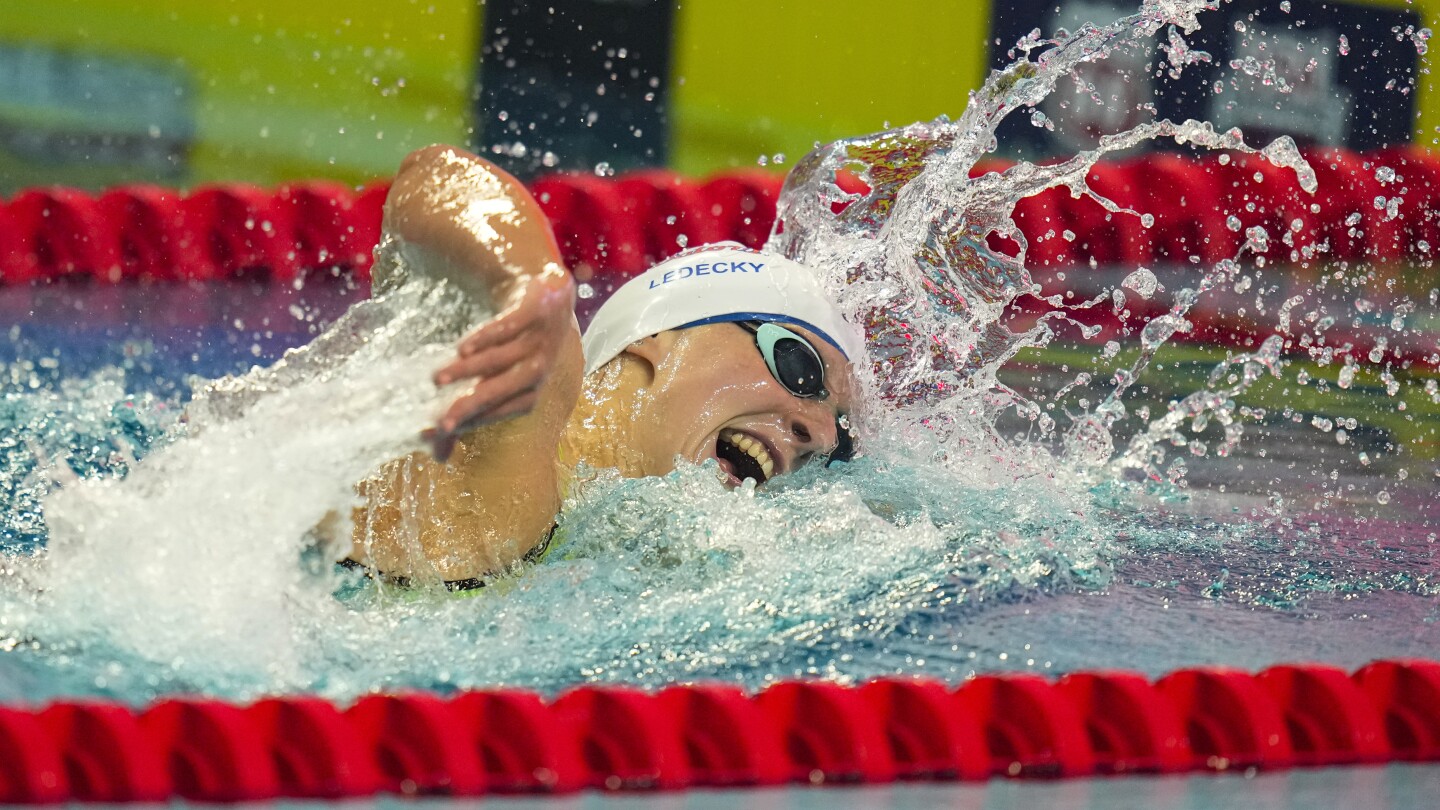 Олимпиада в Париж: Какво да знаете и кого да гледате по време на състезанието по плуване