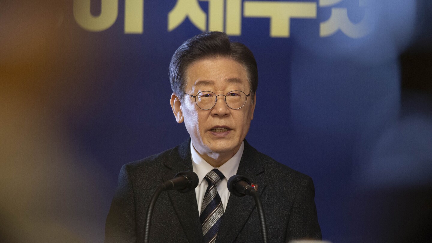 СЕУЛ Южна Корея АП — Южнокорейски опозиционен лидер намушкан с