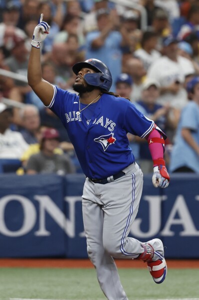 Springer's RBI single helps him avoid dubious record and leads Blue Jays to  4-1 win