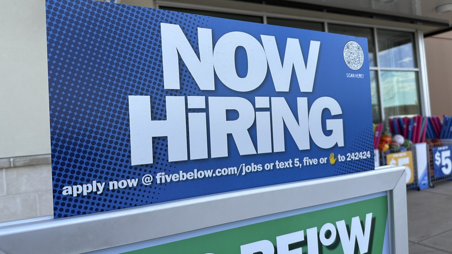 Decrease in Americans filing for jobless claims shows labor market resilience despite rising interest rates