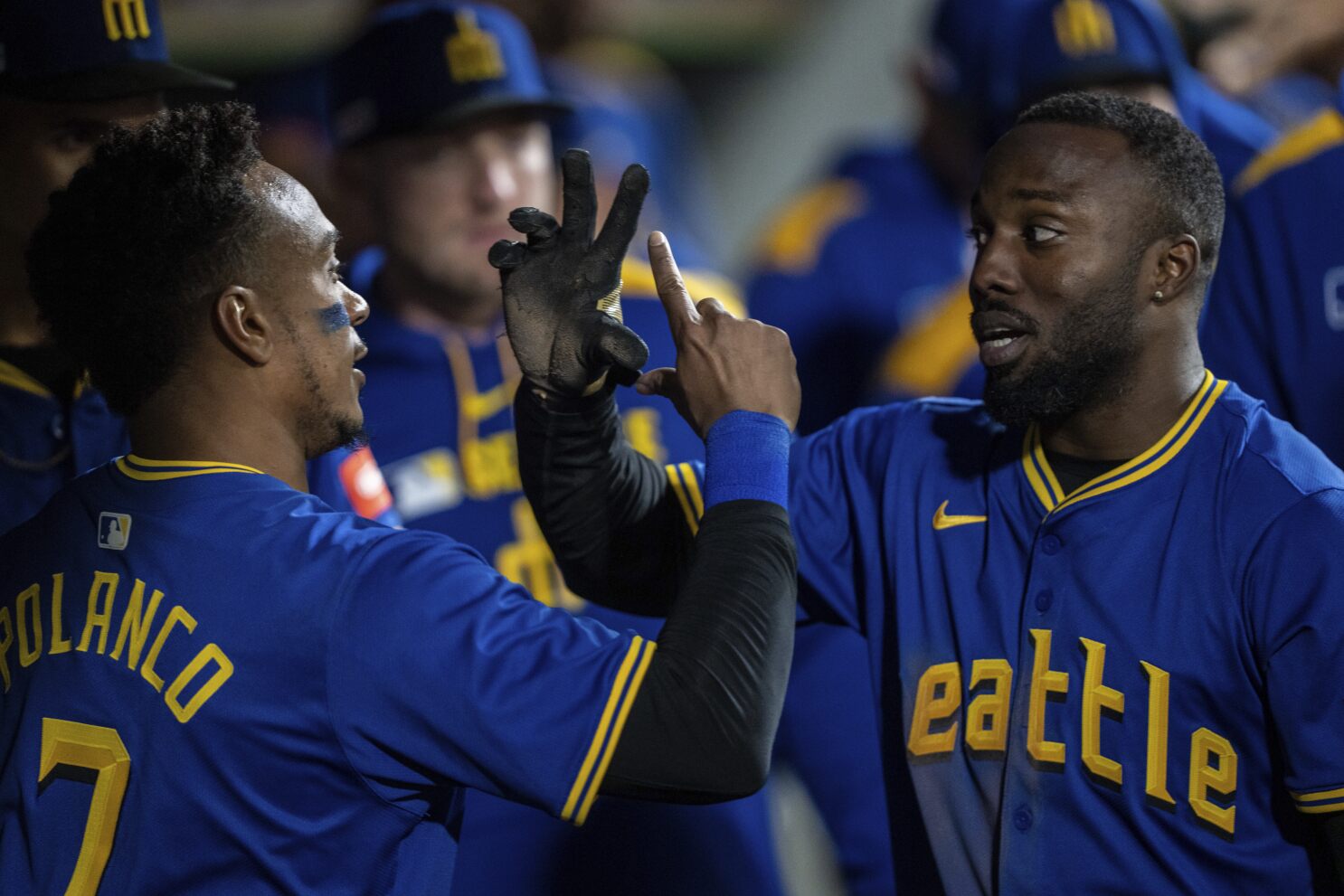 Canzone impulsa 2 y Marineros vencen 7-2 a Guardianes para volver a .500