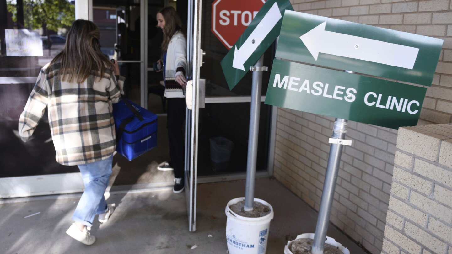 Measles is very contagious. Here's how to avoid it