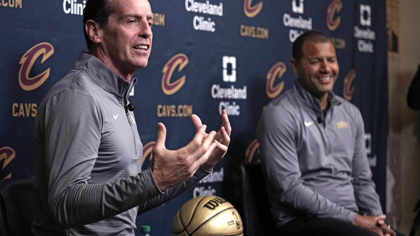 Read more about the article Atkinson is confident the Cavs can take the next step. The team is optimistic Mitchell will sign a contract extension