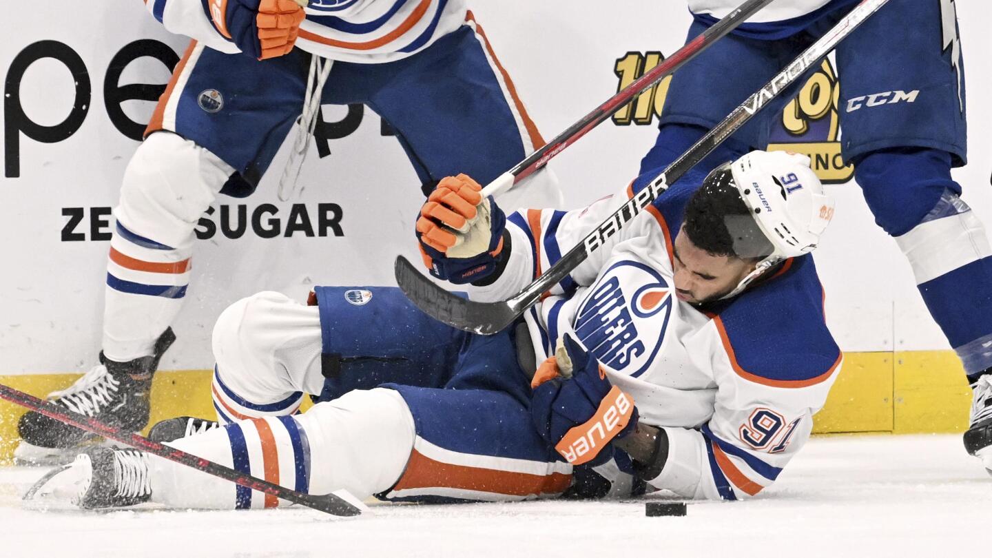 Oilers' Evander Kane out 3-4 months after wrist cut by skate | AP News
