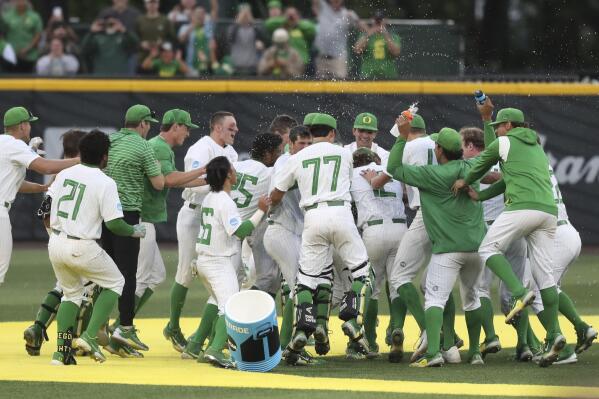 Coming Home As Regional Champs - University of Oregon Athletics