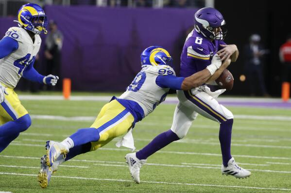 Vikings lacked energy early Sunday, now lacking playoff spot