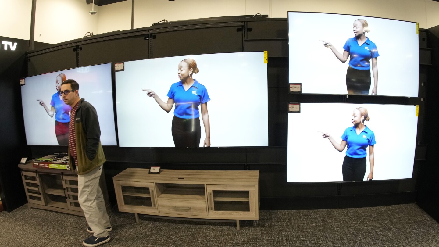 Best Buy reports another drop in quarterly sales amid cautious buying