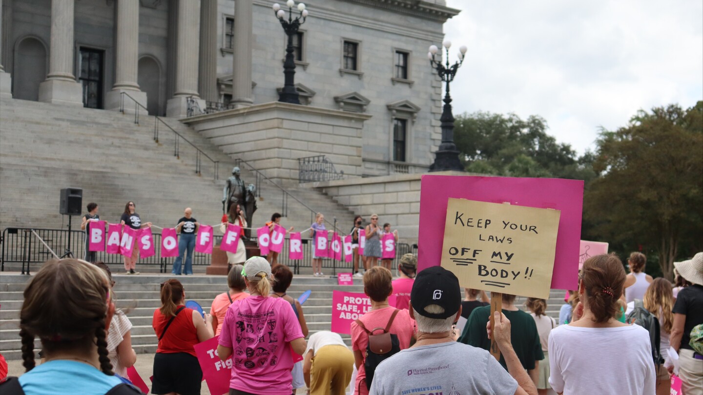 Жена от Южна Каролина търси яснота относно забраната на абортите в съдебно дело, подкрепено от Planned Parenthood